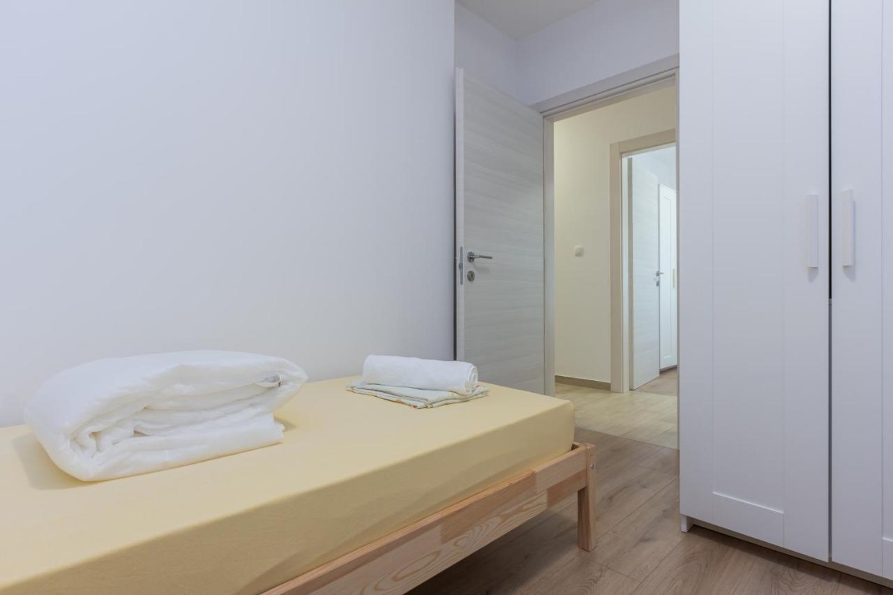 באסקה Apartments Vugrinec With Terrace מראה חיצוני תמונה